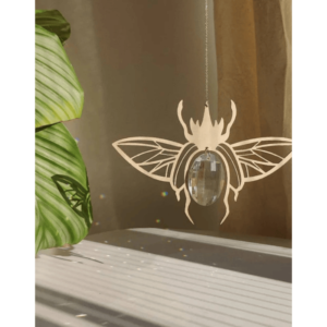 Suncatcher SCARABEE en bois, laiton et cristal de verre
